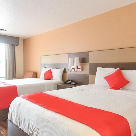 דה וודלנדס Scottish Inns & Suites - Woodlands Mall מראה חיצוני תמונה